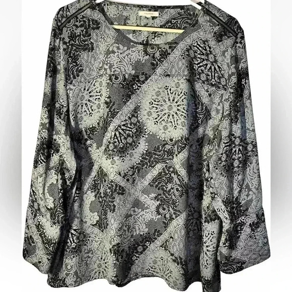 Maurices Tops - Maurice’s Ladies Long Sleeve Top Size 2 Blue Black EUC Pullover